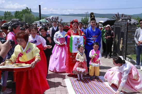 朝鲜族民俗婚礼表演。安栾旭 摄影